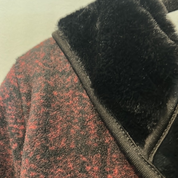 Sweater - Picture 3 of 5